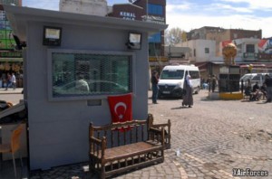 Diyarbakir Sur'da Polise Sur gibi Nobet Kulubesi