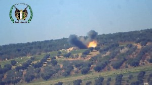 Suriyeli Muhalifler Azezde PYD tankını imha etti!