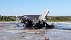 Belçika'da F-16 uçağı patladı.