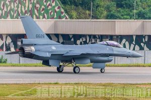 Tayvan Hava Kuvvetleri ilk F-16V (6626)