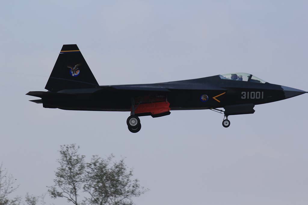 Chinese Shenyang J-31 Gyrfalcon Stealth-Fighter Aircraft