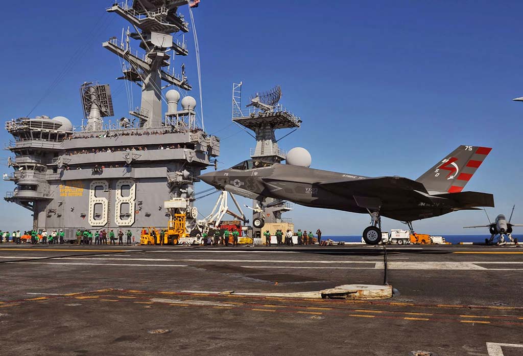 US Navy F-35C Lightning II lands on USS Nimitz (Photo by CNN)